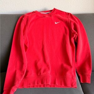 Vintage Nike Men's Red Sweater